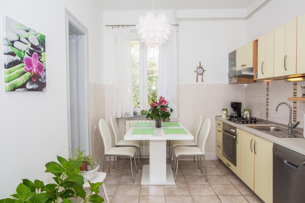 Holiday Home Arboretum Шибеник Екстер'єр фото