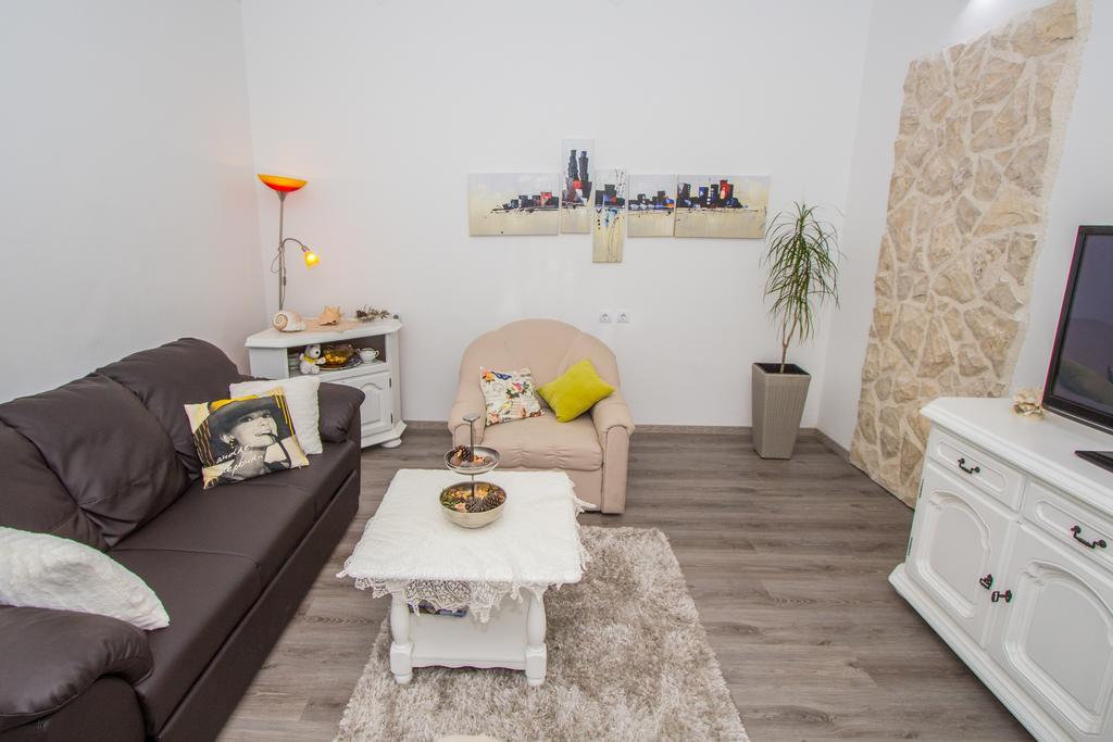 Holiday Home Arboretum Шибеник Екстер'єр фото